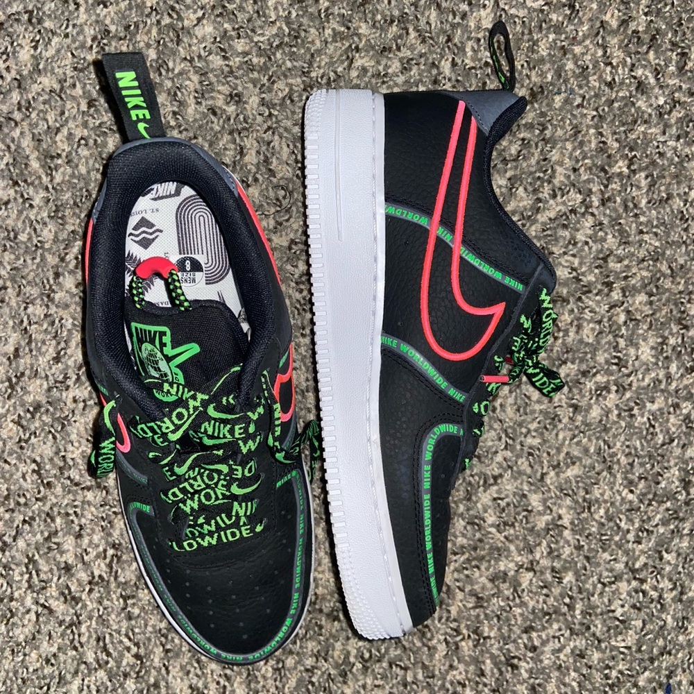 Only worn once.